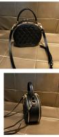 Bolso redondo pequeño con cadena de diamantes de imitación de marca Hong Kong2025Nueva bolsa de hombro de celebridades de Internet que combina con todo - details 14
