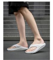 Chanclas zapatos de hombre de suela gruesa pisando mierda sintiendo pellizco en la playa zapatillas marea - details 13