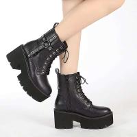 Botas de tobillo de mujer de cuero negro remachadas con tacón grueso de invierno con plataforma de cabeza redonda y parte inferior gótica a la moda - details 1
