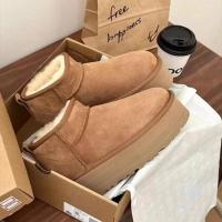 Botas cálidas de piel y lana natural para mujer, pantalones cortos de forro polar de diseñador, invierno, 2025 - details 1