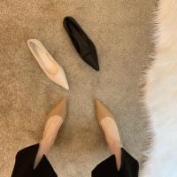 Nuevos zapatos de abuela de cuero suave con tacón bajo y punta estrecha de primavera - details 1