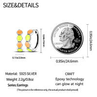 Aretes Redondos de Plata 925 Estilo Elegante para Mujeres con Piedra Principal de Zirconio y Diseño de Encanto Brillante Color en Oro - details 16