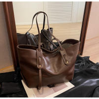 Bolso de gran capacidad retro premium, bolso de hombro simple y explosivo para mujer, bolso de mano para llevar bajo el brazo. - details 14