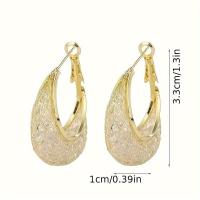 Elegantes pendientes de cristal de red dorada, perfectos para fiestas y regalos a familiares y amigos en Navidad, Halloween y San Valentín - details 3