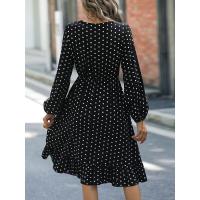 Vestido elegante de manga larga con lunares y cintura ajustada, otoño 2023 - details 1