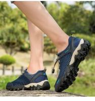 Zapatos deportivos de malla de verano para hombre, zapatos antideslizantes ligeros y transpirables a la moda para montañismo, zapatos informales para correr y viajes al aire libre - details 1