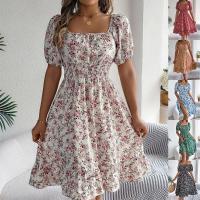 Falda acampanada con volantes ceñidos en la cintura y manga corta con cuello cuadrado floral de primavera y verano - details 1