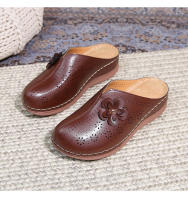 2025 Zapatos de mujer de suela blanda hueca europeos y americanos para pies gordos y anchos, nuevos zapatos de playa Baotou de alta gama de verano para mujer con suelas gruesas y medias pantuflas - details 42