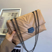 Bolso cruzado de cuero PU con hilo de bordado para mujer, bolso de cadena para hombro, bolso de mujer de marca de gran capacidad - details 24