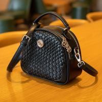 Bolso bandolera tejido negro elegante para mujer: bolso redondo informal con correa ajustable, cierre de cremallera y forro de poliéster, bolso de viaje seguro |   Bolso moderno y elegante |   Bolso bandolera pequeño con correa de cadena metálica - details 1