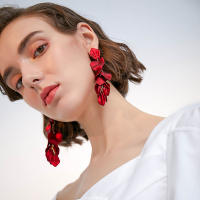 Pétalos de rosa largo borla pendientes moda elegante influencer temperamento alto sentido ambiental Pendientes mujer - details 2