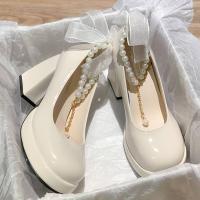 Zapatos de cuero retro para mujer Tacón alto, suela gruesa, blanco, boda, primavera y otoño 2025 - details 3