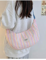 Bolso de mensajero de gran capacidad para estudiantes informales, nuevo bolso de hombro versátil a rayas de color en contraste para mujer, bolso de viaje personalizado tipo dumpling. - details 25