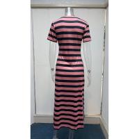 Vestido de mujer con abertura y estampado de rayas, escote en pico, manga corta, estilo casual, corte A, largo hasta media pantorrilla. - details 10