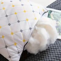 Almohada de Memoria de Lujo - Suave, ergonómica e hipoalergénica, adecuada para dormir de lado y espalda, con soporte para el cuello - Lavable a máquina, funda de poliéster transpirable, con bordado decorativo, elección perfecta para familiares y amigos - details 2