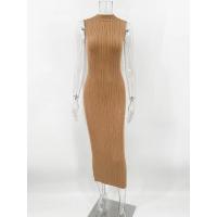 Mujer de punto sin mangas con cuello alto, vestido largo elegante de moda para otoño 2023 - details 0