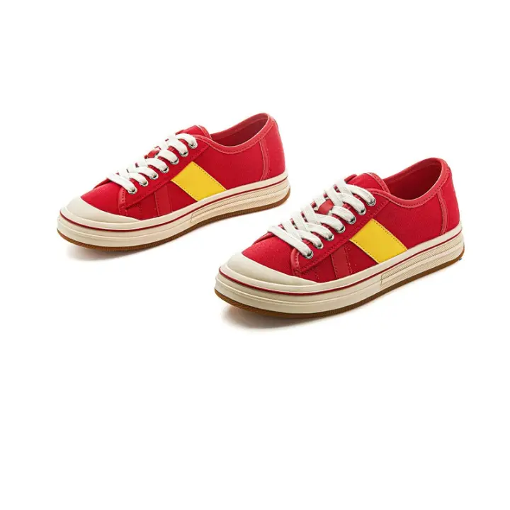 Aumento de altura interior 2 cm zapatos de lona clásicos verano 2025 nuevos zapatos de junta a juego de color casual de suela gruesa pequeños zapatos blancos versátiles - 1