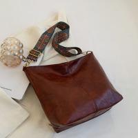 Bolso de hombro Vintage para mujer, bandolera de cuero PU de Color sólido, sencillo, con correa ancha, para ir de compras - details 0