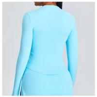 Top deportivo de manga larga, cuello redondo, ajustado, ligero y elástico para mujer - details 13