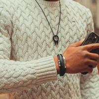 Pulsera de cuero de alta gama para hombre de 21cm, Sello Seguro de Arce inoxidable, Tres Colores, exquisita Caja de regalo, para los - details 1