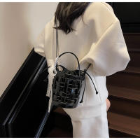 Bolso Tejido de Moda 2025 Bolso Cruzado Versátil para Mujeres Bolso de Verano en Alta Venta - details 29
