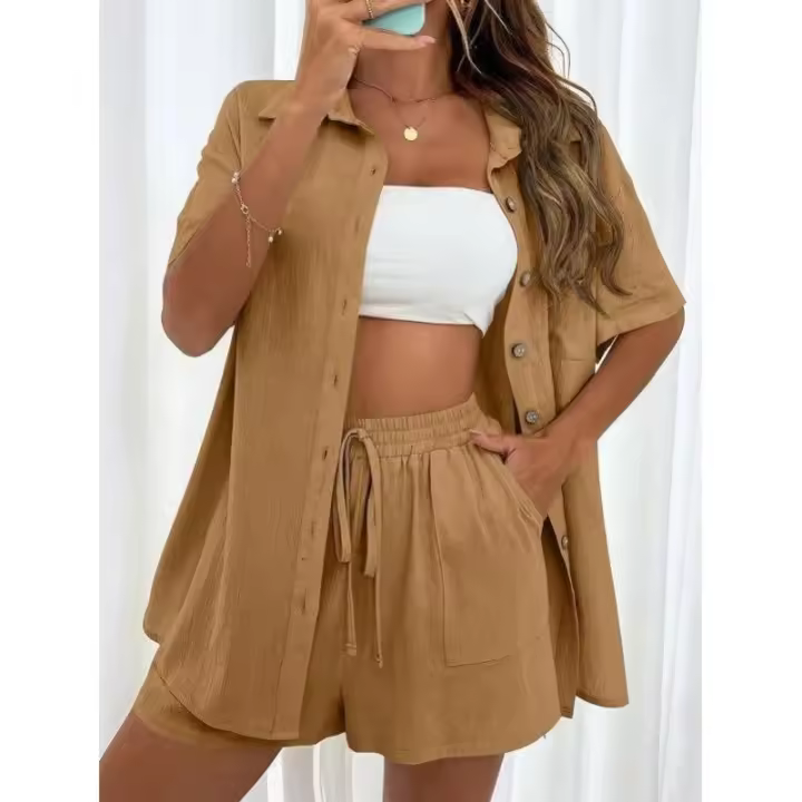 Conjunto de camisa de dos piezas de color sólido con pantalones cortos de moda para mujer, informal, suelto, manga corta, una sola fila - 1