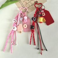 LLavero de cuerda trenzada de cuero PU, colgante de corazón, galletas hechas a mano, llaveros de coche, cuerda tejida antipérdida, llavero con letras en inglés - details 6
