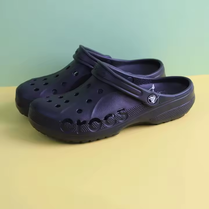 Cross, Classic Mega Crush Clog, Zapatos de Mujer, Sandalias de Playa Transpirables Antideslizantes y Resistentes al Desgaste - 1