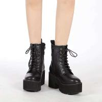Botas de tobillo de mujer de cuero negro remachadas con tacón grueso de invierno con plataforma de cabeza redonda y parte inferior gótica a la moda - details 4