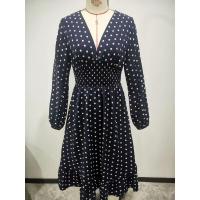 Vestido elegante de manga larga con lunares y cintura ajustada, otoño 2023 - details 6