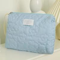 Bolsa de maquillaje de nube de caramelo en forma de corazón, bolsa de almacenamiento portátil de gran capacidad, suave y bonita, bolsa de aseo para dormitorio, 1 ud. - details 6