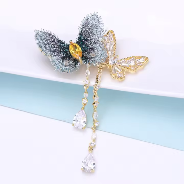 Joyas de Moda Her Lab Broche de Tela de Mariposa con Zirconia Estilo Korean Socialite - 1