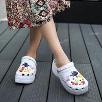 Sandalias clásicas blancas para mujer, zuecos de jardín, zapatos de playa informales, hogar - details 9