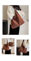 Bolso de hombro de gamuza de gran capacidad para mujer, bolso de viaje informal Simple, bolsos Retro, Otoño e Invierno - details 8