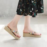 Chanclas tejidas de hierba PP tejidas de imitación de paja, sandalias de cuña de desgaste de moda de verano para mujer, pellizco de playa, zapatillas frescas de flores hechas a mano pegajosas - details 1