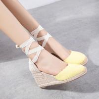 Sandalias de cuña de paja para mujer, zapatos clásicos con cordones, novedad de verano, tacones altos cómodos, sencillos y versátiles - details 1