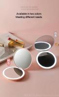 Espejo de maquillaje plegable LED para mujer, Mini espejo de bolsillo pequeño, efecto luminoso rosa y blanco - details 0