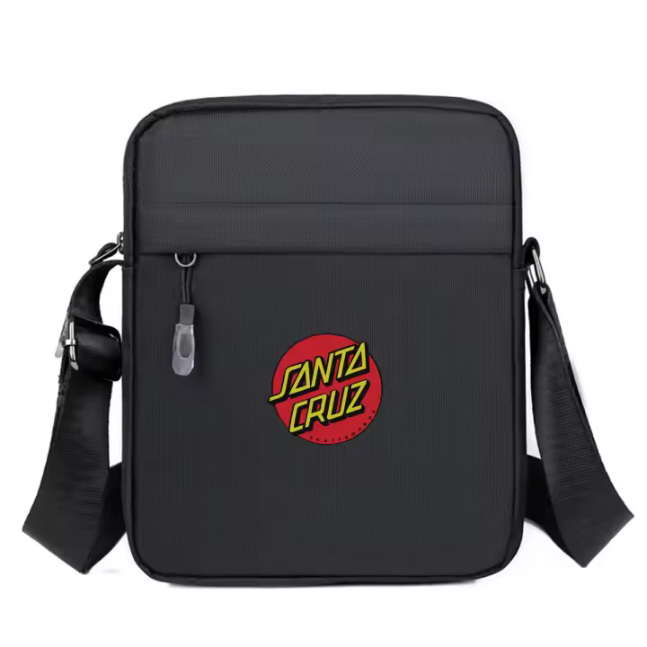 Bolso de hombro para hombre: tela Oxford deportiva, correa ajustable, accesorio informal para viajes diarios y al aire libre, negro con logotipo rojo, bolsa de viaje segura | Bolso con detalle de logotipo | Bolso de hombro duradero, bolso cruzado - 1