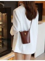 Bolso bandolera de piel auténtica para mujer con correa ajustable para el hombro y cierre giratorio - Diseño elegante minimalista, varios colores (marrón café/blanco leche/gris oscuro y más) - Bolso versátil para uso diario, informal y profesional, bolso - details 1