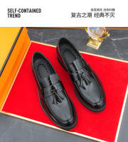 Zapatos de cuero de negocios de color sólido, mocasines brillantes de moda para hombres, la versión coreana es simple. - details 1