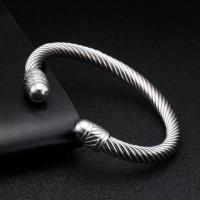 Pulsera para Hombre de Acero Titanio y Cable de Vía, Estilo Hip Hop Punk, Ajustable, Pulida, Ideal como Regalos para Hombre - details 6