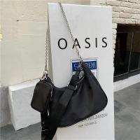 Bolso de diseñador para mujer, bolso de hombro de nailon vintage con cadena, a la moda - details 19