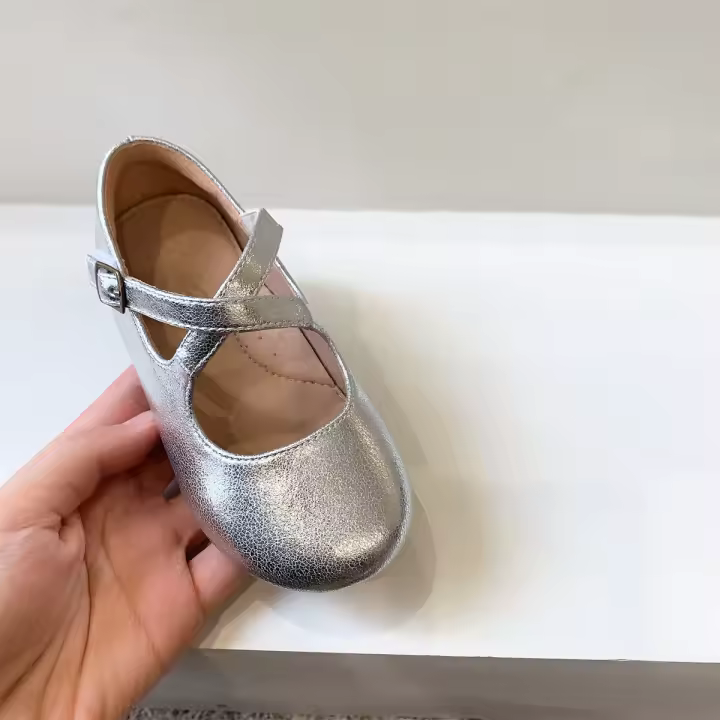 Zapatos de cuero dorados y plateados para niñas, nuevos zapatos individuales para niños con velcro cruzado - 1