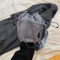 Bolso tipo cubo con cordón de estilo coreano, bandolera de nailon de gran capacidad de Color sólido, bolso de hombro de malla con correa ajustable - details 4