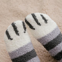 Calcetines de Terciopelo de Coral de Invierno Diseño de Garra de Gato Lindo - details 5