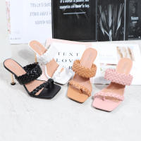 Tacones altos versátiles con punta cuadrada y tacón de aguja con tiras tejidas de una línea para pantuflas de gran tamaño. - details 1