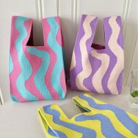 Bolsos de punto a rayas hechos a mano, bolsos de compras, bolso de mano, bolso de muñeca, moda - details 1