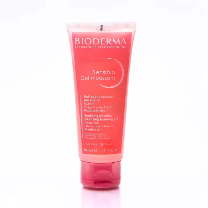 Bioderma Sensibio Gel Espumoso Limpiador y Desmaquillante Sensación refrescante para pieles sensibles Sin perfume - 1
