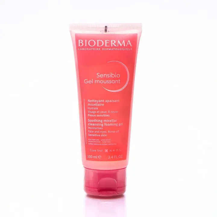 Bioderma Sensibio Gel Espumoso Limpiador y Desmaquillante Sensación refrescante para pieles sensibles Sin perfume - 1