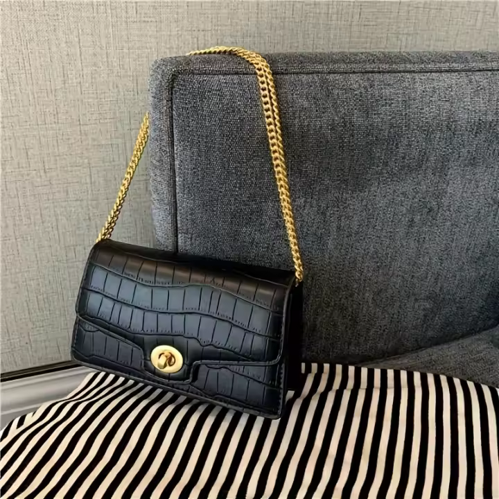 Bolso elegante con correa de cadena para axila, nuevo bolso de hombro con cierre Simple, bolso cuadrado pequeño cruzado, disponible en 2 colores - 1